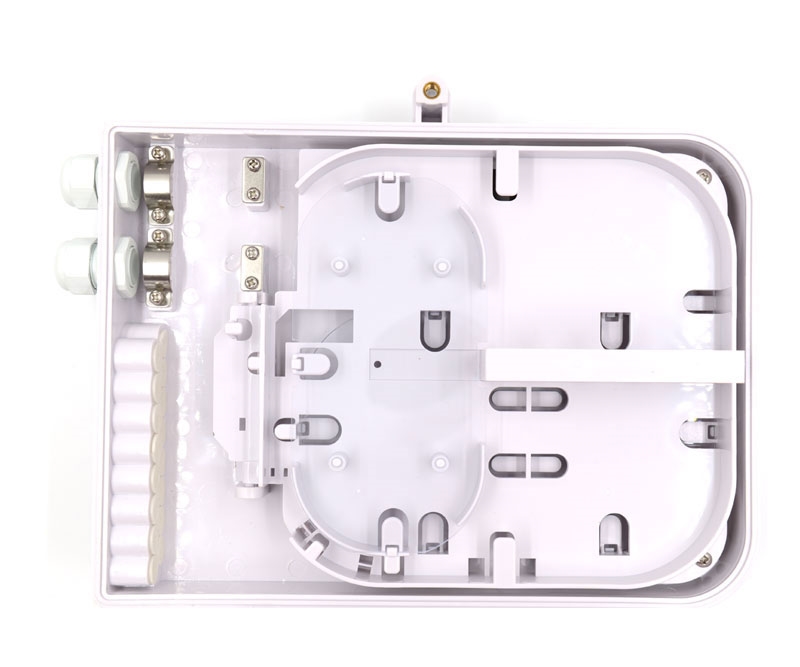 16 Adapter Slot 24 Splice Termination Box 18 Ports A8